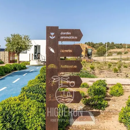 Апартаменты Higueronrentals Sandshine